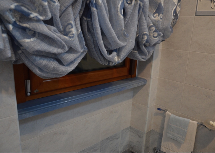controsoglia in marmo blu