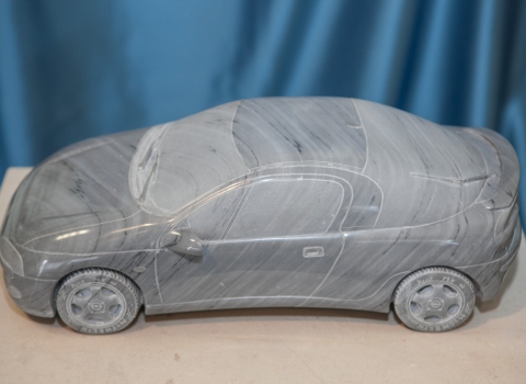 Opel Tigra in marmo interamente realizzata a mano con scala 1:10