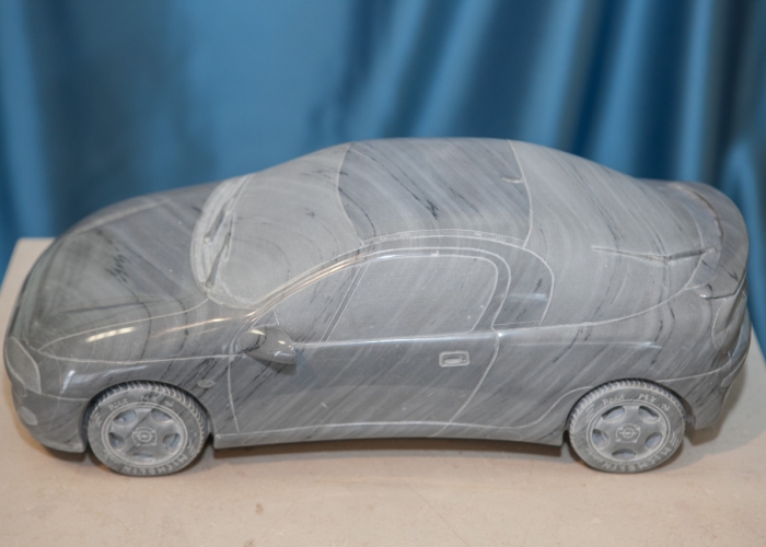 Opel Tigra in marmo interamente realizzata a mano con scala 1:10